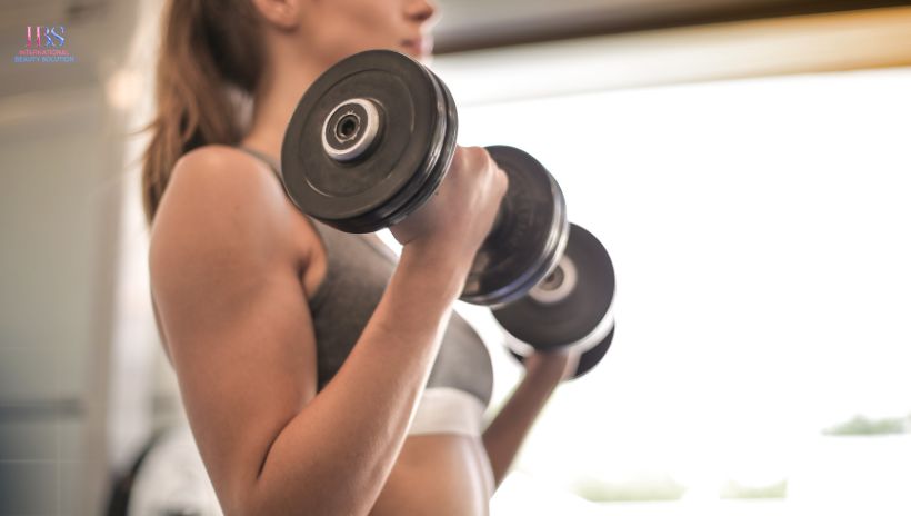 Tập nâng tạ để săn chắc bắp tay