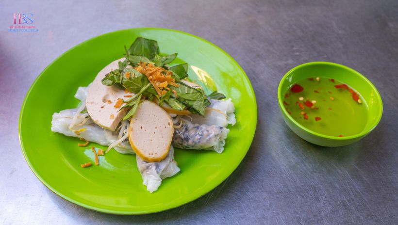 1 suất bánh cuốn chứa 350 tới 500 calo